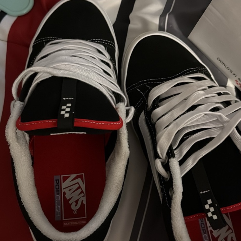 Vans Monochrome Graphic Shoe Box